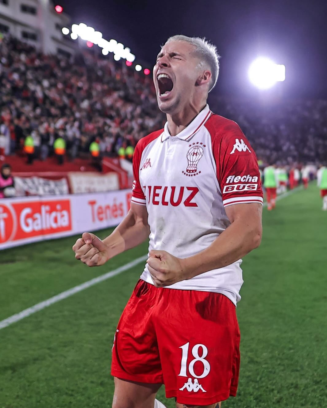 Miljevic-comemorando-gol-pelo-huracan.jpg