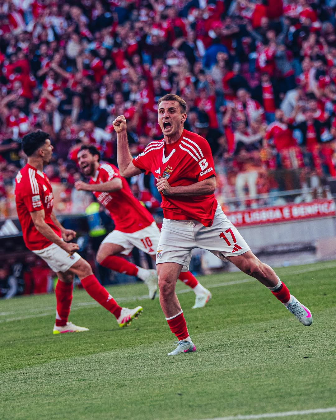 akturkoglu-comemorando-gol-pelo-benfica.jpg