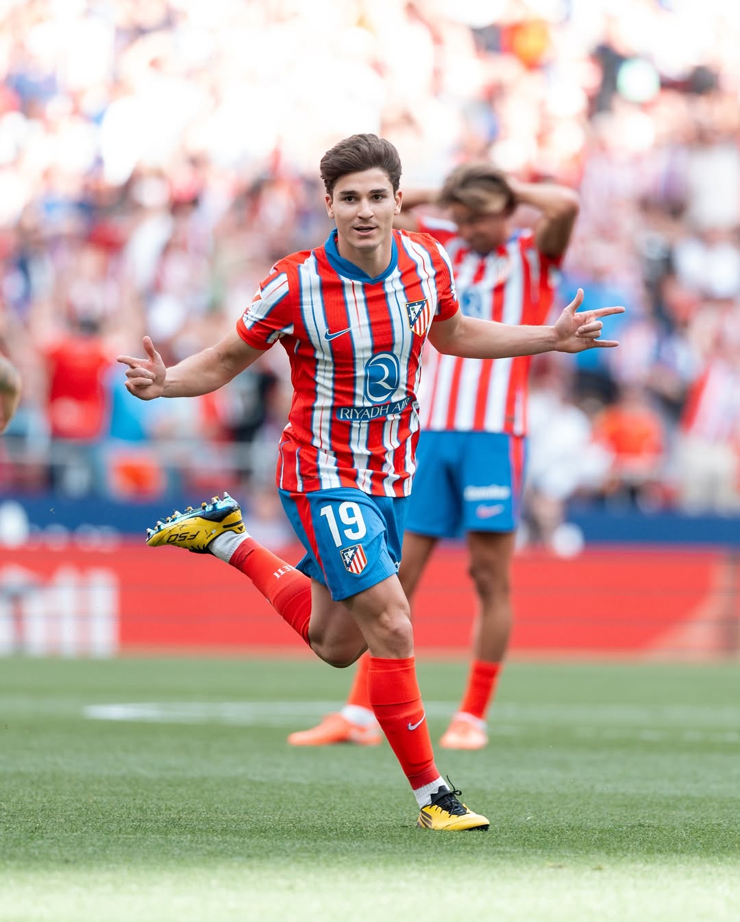 alvarez-comemorando-gol.jpg