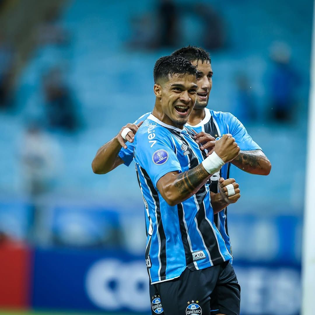arezo-atacante-gremio.jpg