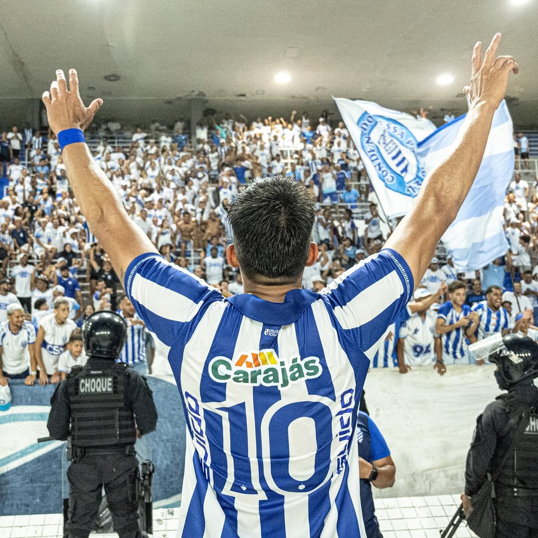 brayann-comemorando-titulo-do-csa.jpg