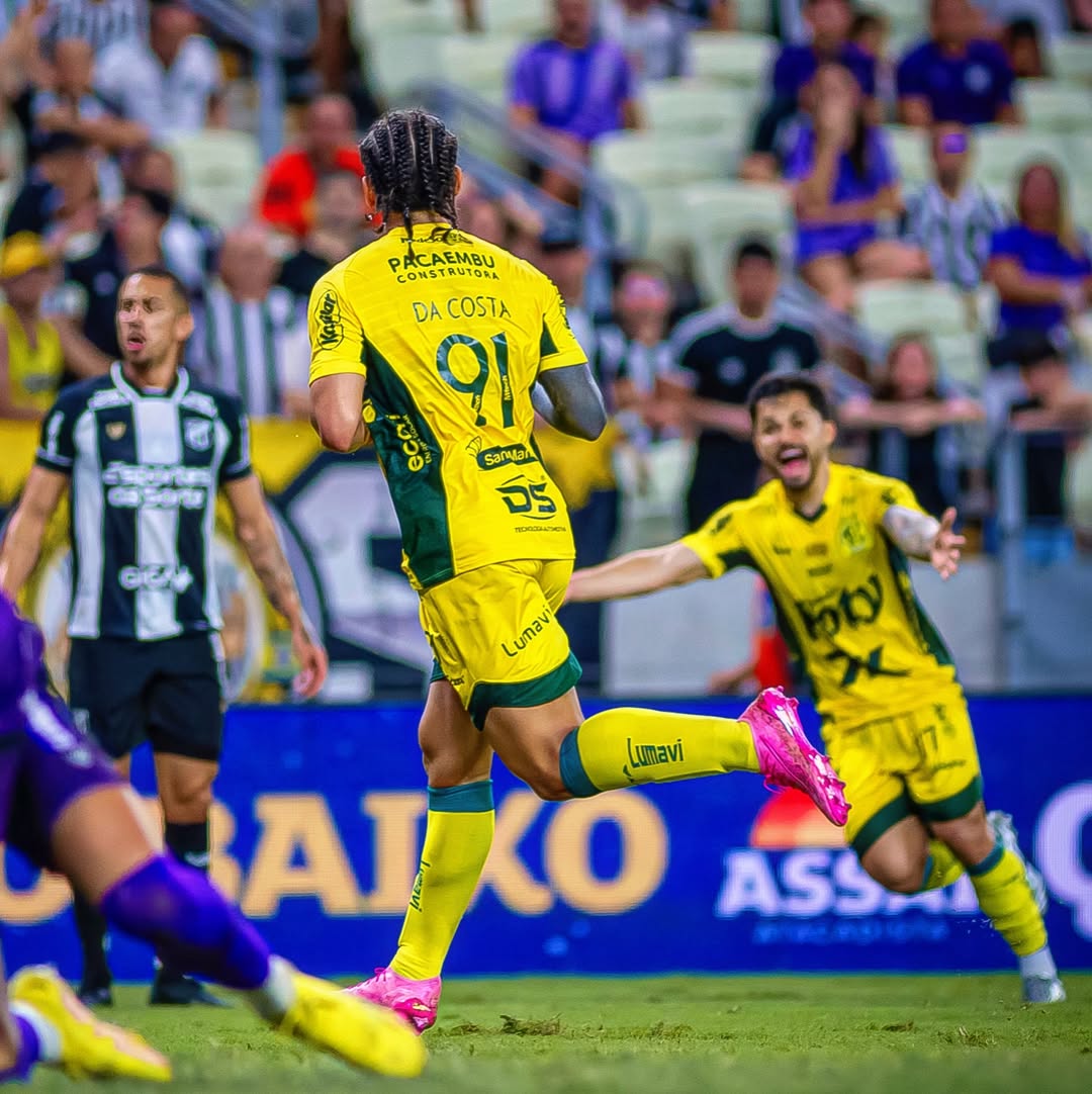 chico-costa-comemorando-gol-mirassol.jpg