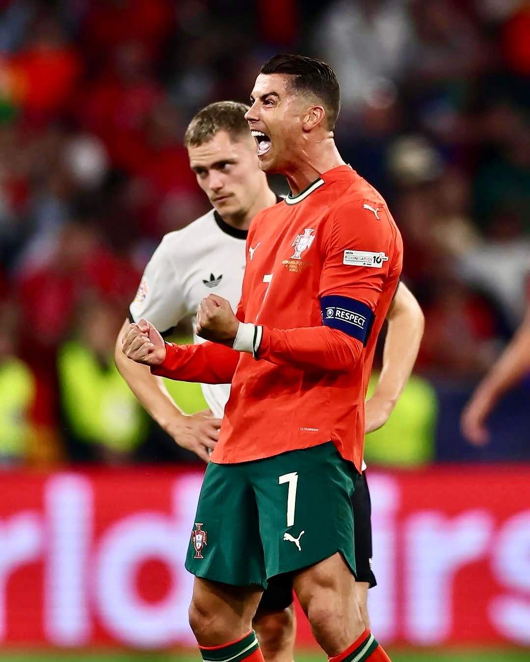 cristiano-ronaldo-comemorando-gol-por-portugal (2).jpg