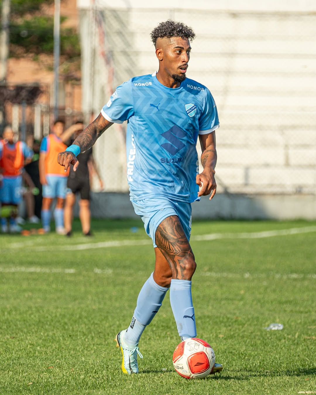 fabio-gomes-em-campo-pelo-bolivar.jpg