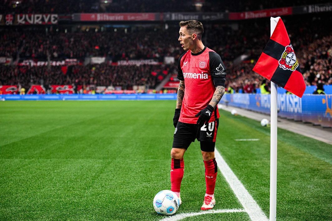 grimaldo-em-campo-pelo-bayer-leverkusen (4).jpg