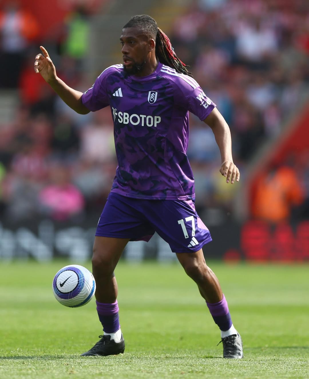 iwobi-em-campo-pelo-fulham.jpg