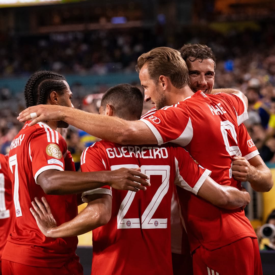 jogadores-bayern-comemorando.jpg