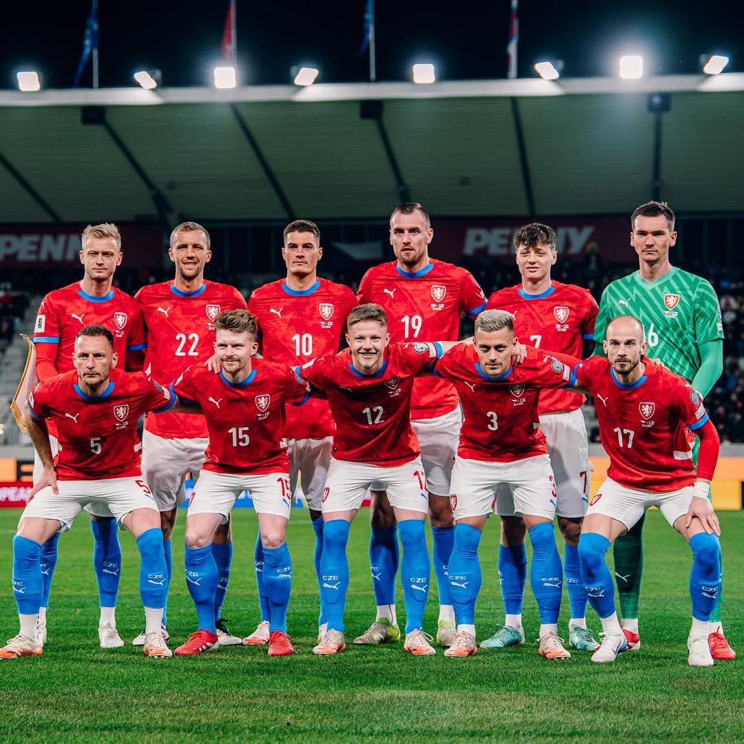 jogadores-tcheca-perfilados.jpg