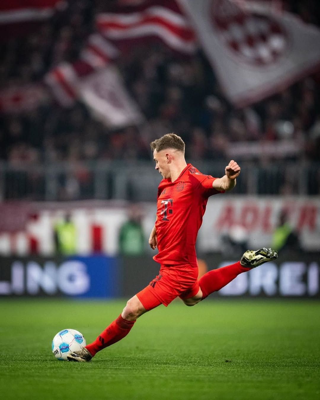 kimmich-em-campo-pelo-bayern-de-munique (2).jpg