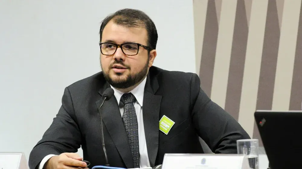 Mercado de apostas online no Brasil fatura R$ 17,4 bilhões no 1º semestre de 2025