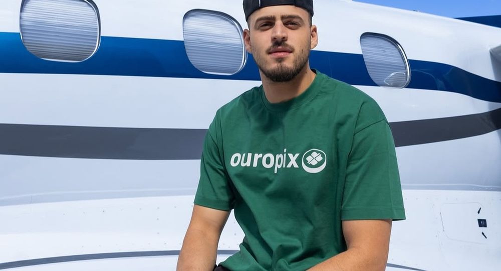 Influenciador Jon Vlogs falta a interrogatório da CPI das Bets