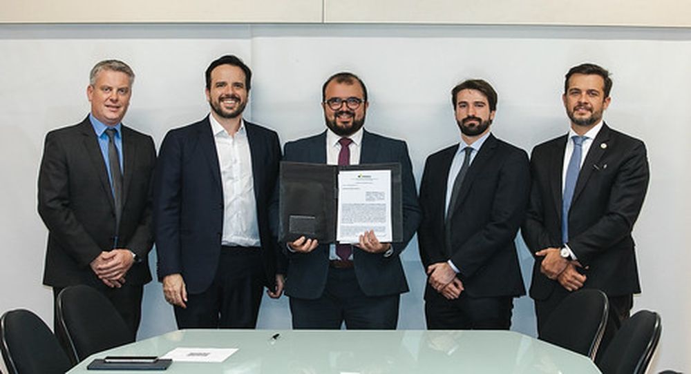 Brasil reforça combate às apostas ilegais com acordo entre Anatel, SPA e ANJL