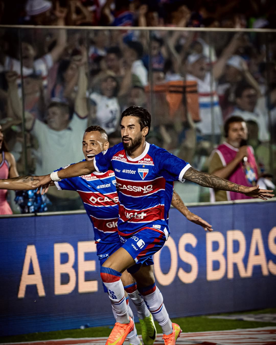 lucero-comemorando-gol-pelo-fortaleza (2).jpg