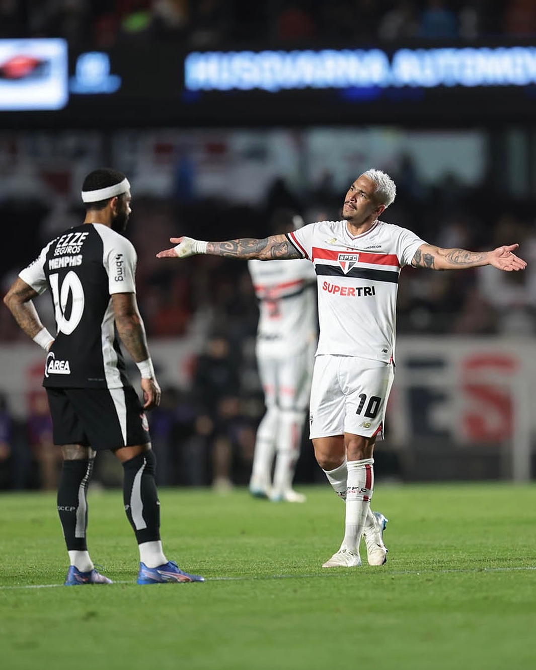 luciano-comemoracao-gol.jpg