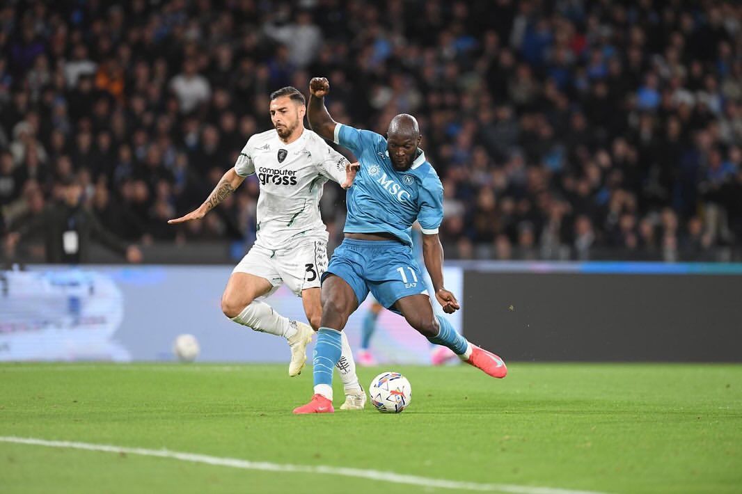 lukaku-chutando-pro-gol.jpg