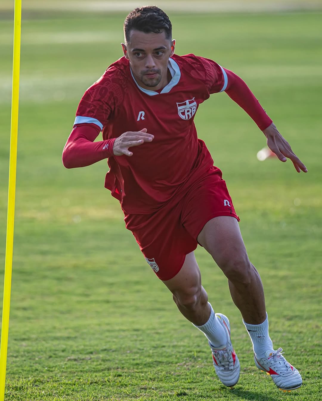 matheus-ribeiro-em-treinamento-pelo-crb.jpg