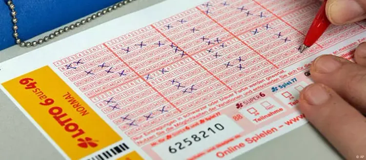 Homem esquece bilhete premiado de R$ 95 milhões em casaco por seis meses