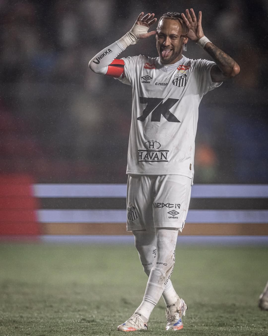 neymar-comemorando-gol-pelo-santos.jpg