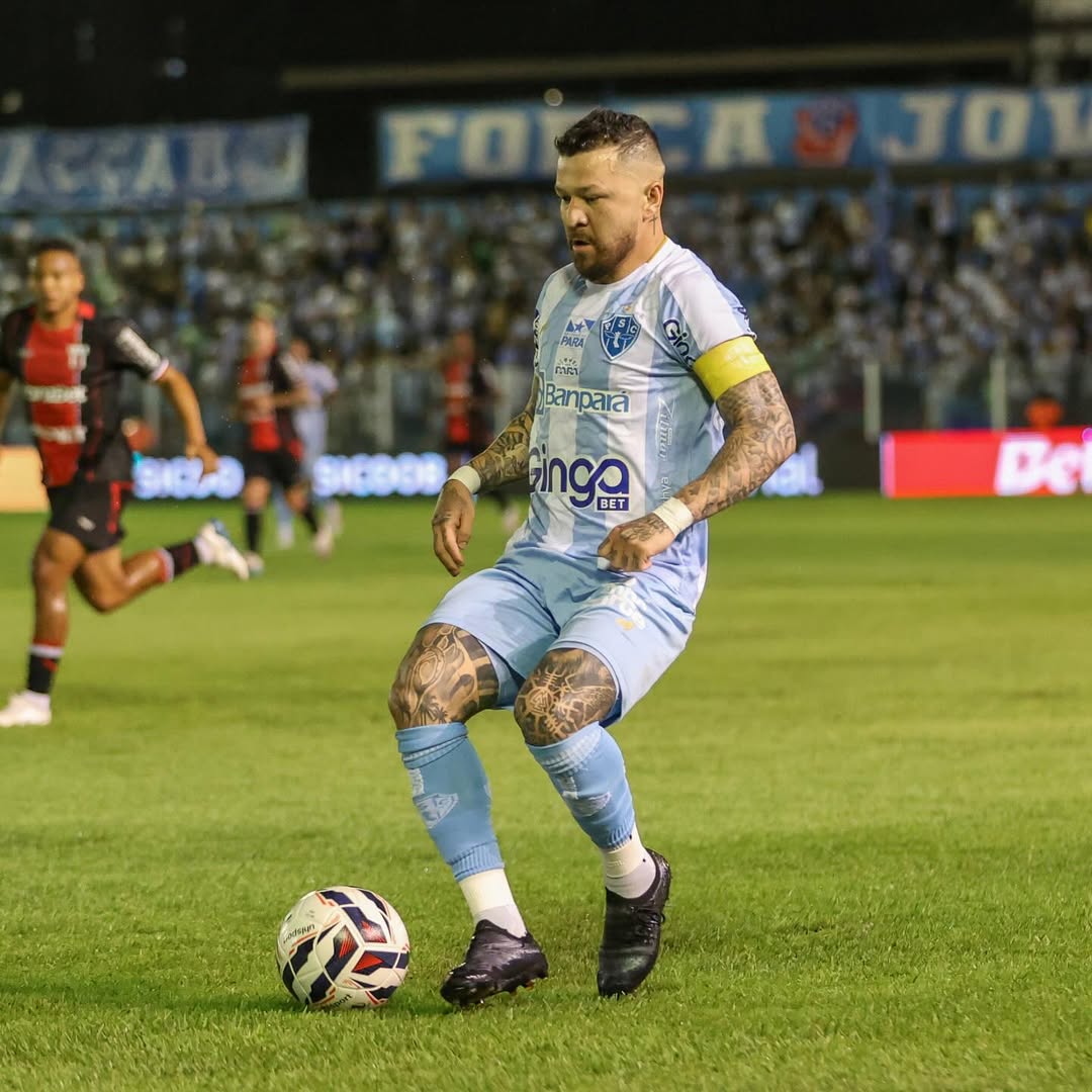 rossi-em-campo-pelo-paysandu (2).jpg