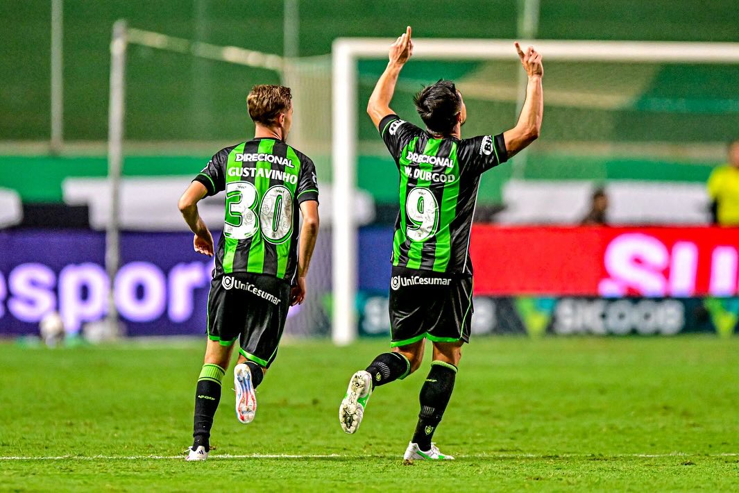willian-bigode-comemorando-gol-pelo-america-mg.jpg